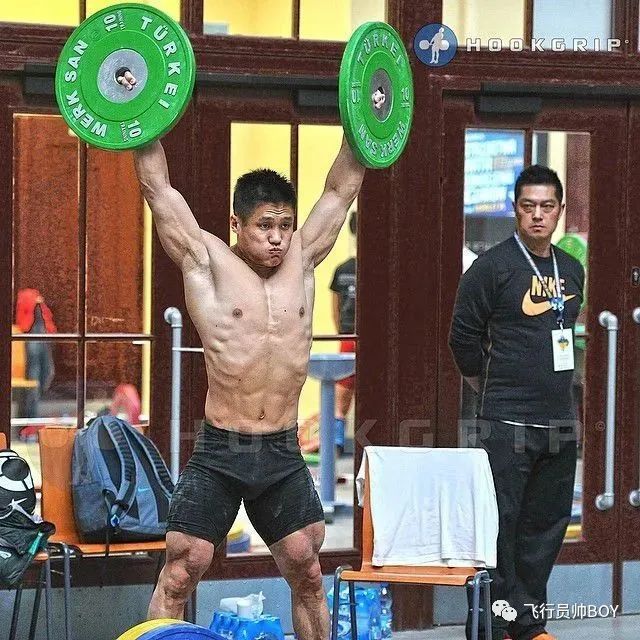 外国举重冠军永不放弃_外国举重冠军男世界冠军是谁_外国世界举重男冠军